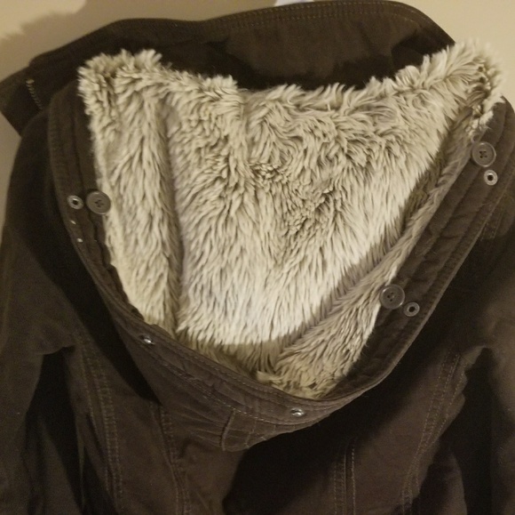 Abercrombie brown bomber jacket fo fur lining - Picture 2 of 3